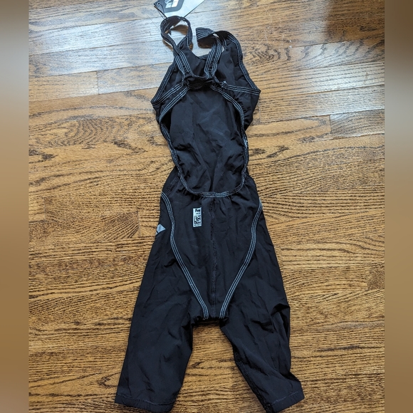 Women's power Skin - Picture 3 of 6